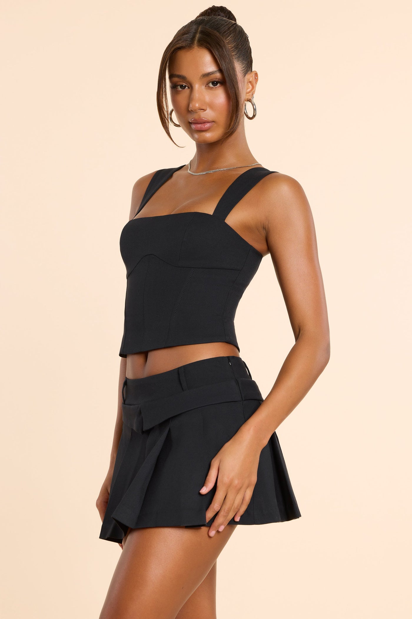 Brushed Twill Mid Rise Pleated Micro Mini Skirt in Black