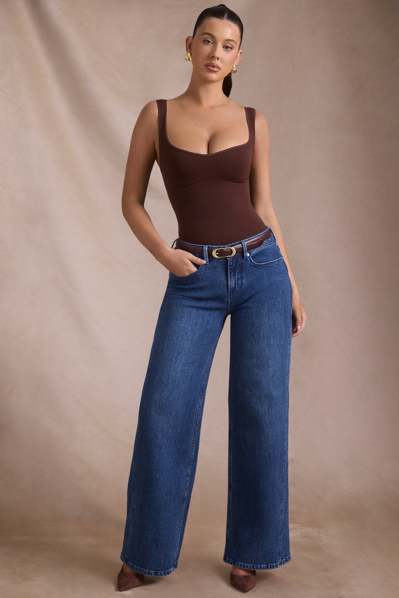 Low-Rise Wide-Leg Jeans in Indigo Wash