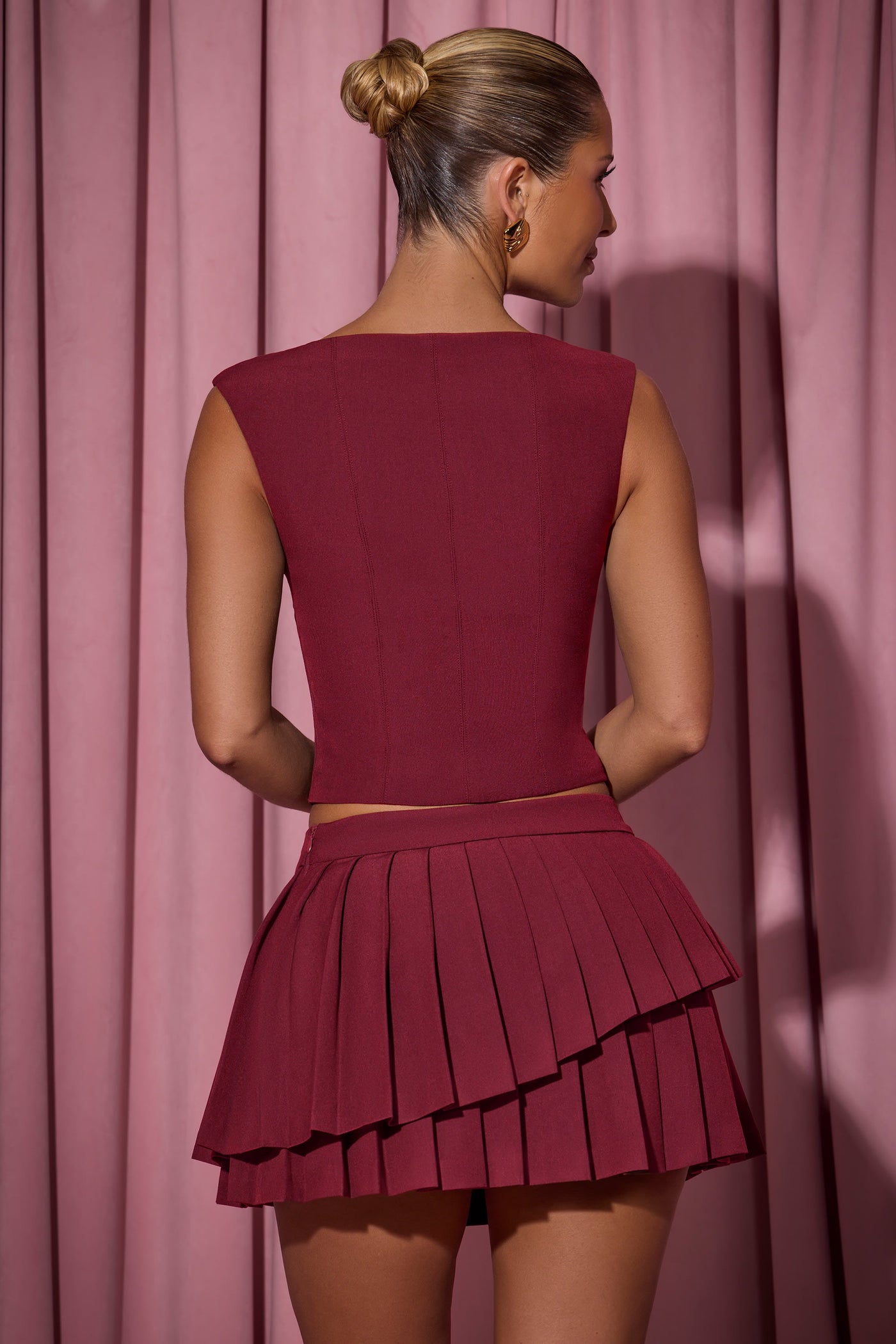 Layered Pleated Low-Rise Mini Skirt in Wine Red