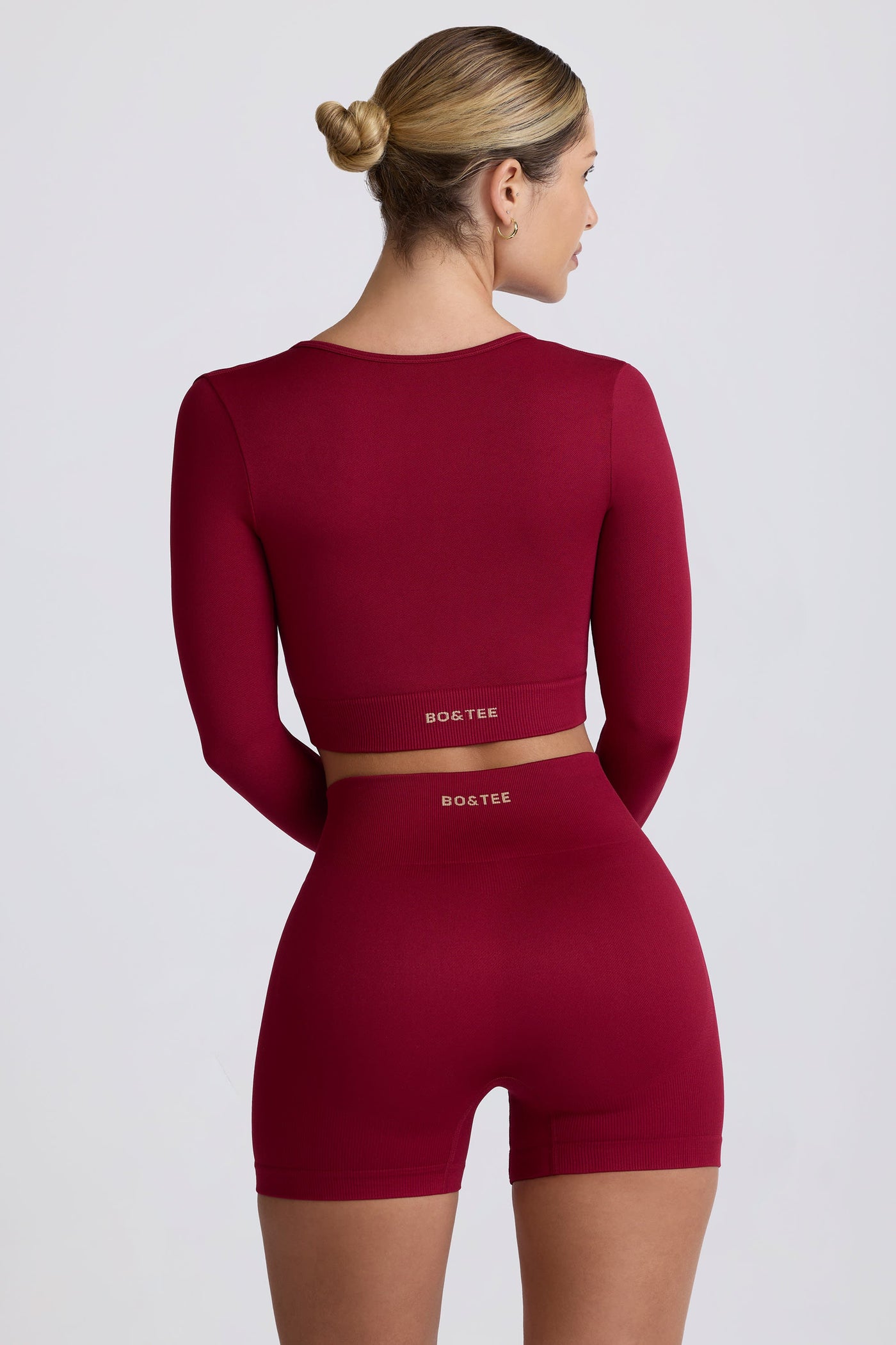 Super Sculpt Seamless Long-Sleeve Crop Top in Burgundy