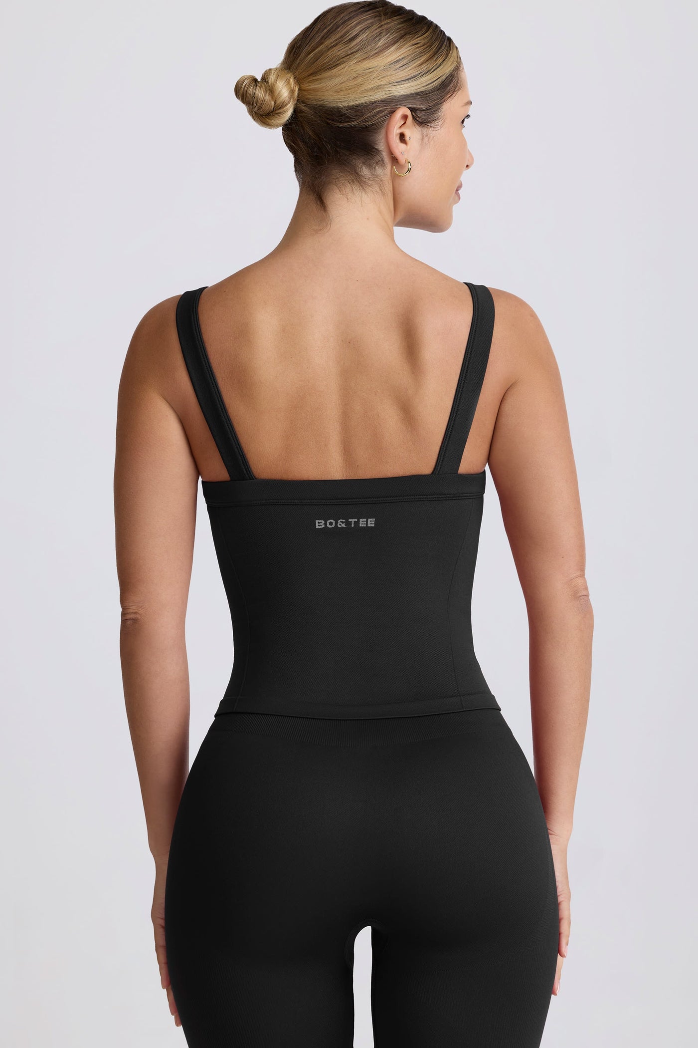 Super Sculpt Seamless Longline Tank Top in Black